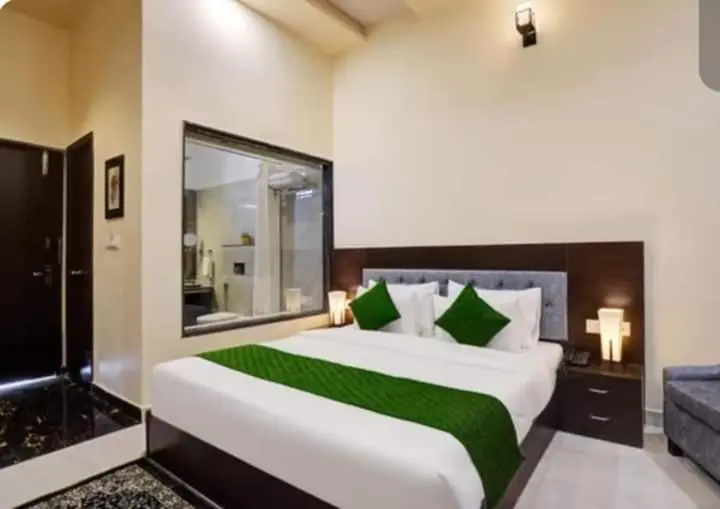 Camera Deluxe, Balaji Residency