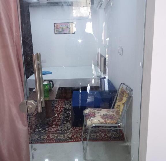 Quarto deluxe, Balaji Residency