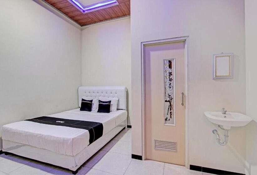 デラックスルーム, Capital O 93244 Angkasa Inn