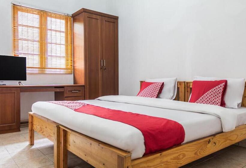 Номер Deluxe, Capital O 93279 Asyoka Penginapan Pasutri