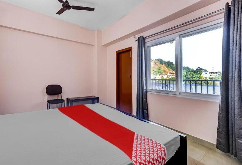 トリプルクラシックルーム, Super Oyo Flagship Moyong Homestay