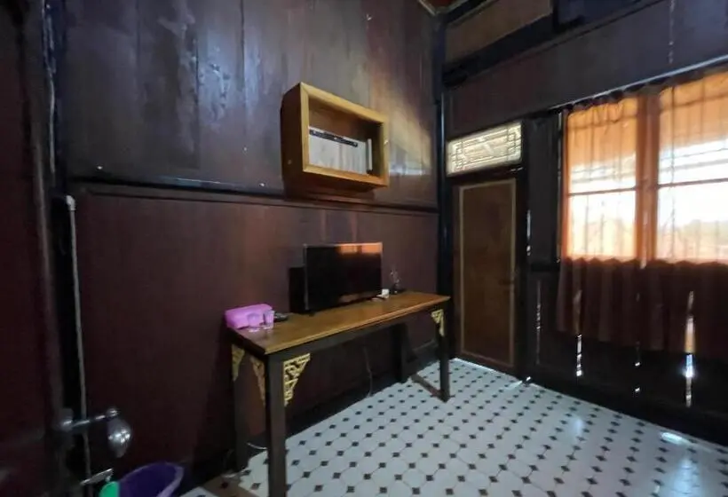 Standart Oda, Villa Oriental Curug Nangka