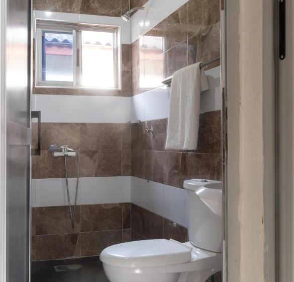 اتاق لوکس با تخت بزرگ, Village Francophone