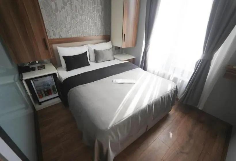 Economy Room