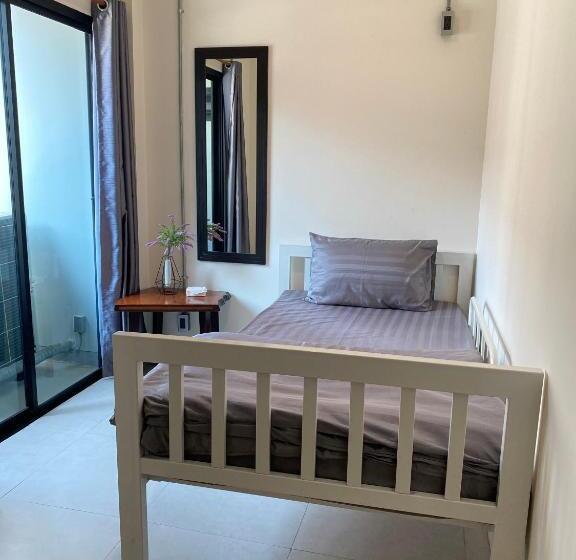 اتاق استاندارد یک نفره, Jira19hostel