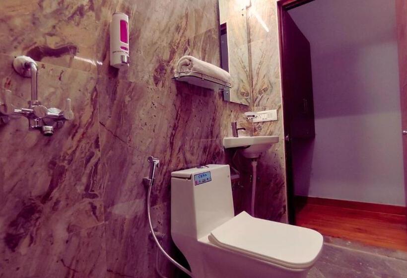 חדר סופריור עם מיטת קינג, The Madhunandan