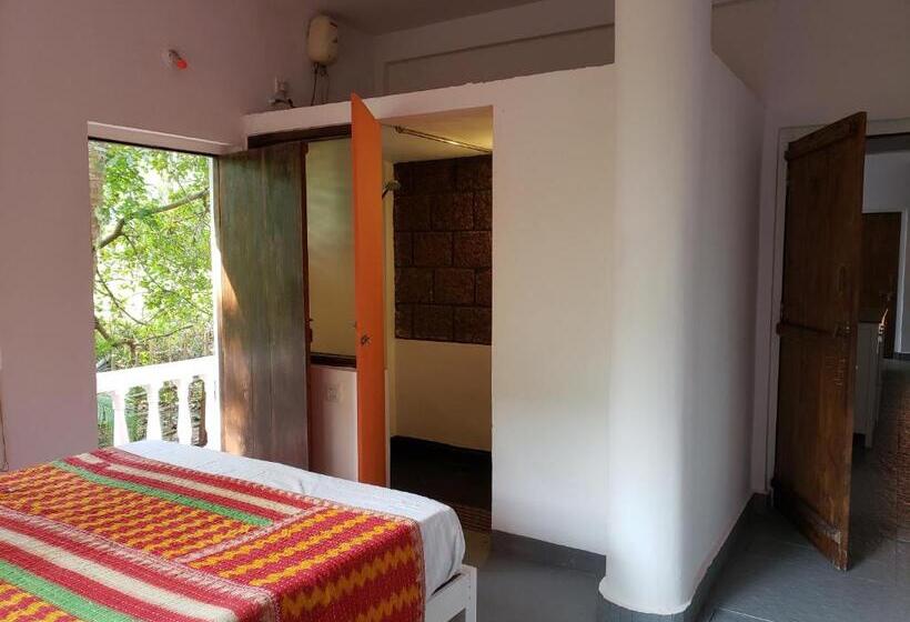 Quarto deluxe, Adi Shakti Guesthouse And Shala