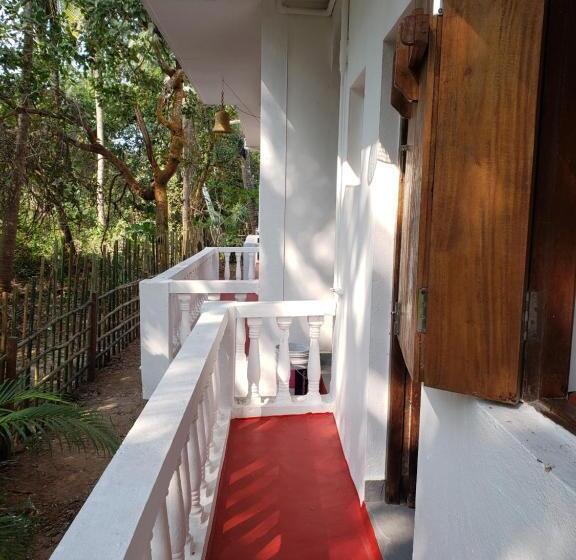 Номер Deluxe, Adi Shakti Guesthouse And Shala