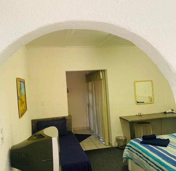 스탠다드 트리플 룸, Busa House