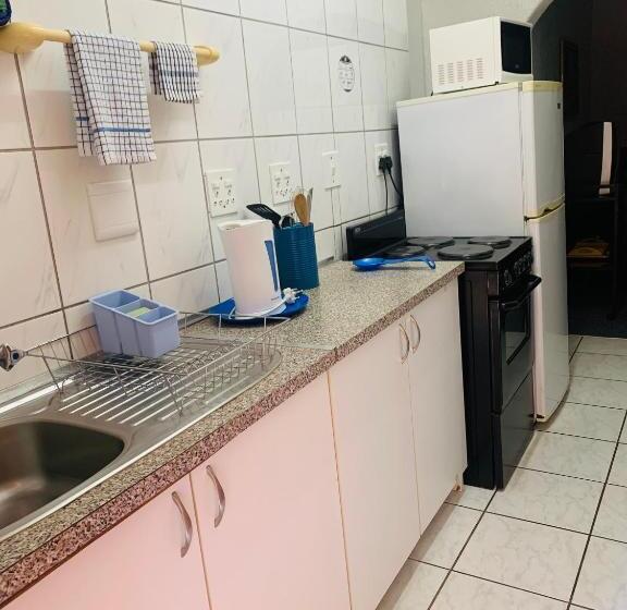 스탠다드 트리플 룸, Busa House