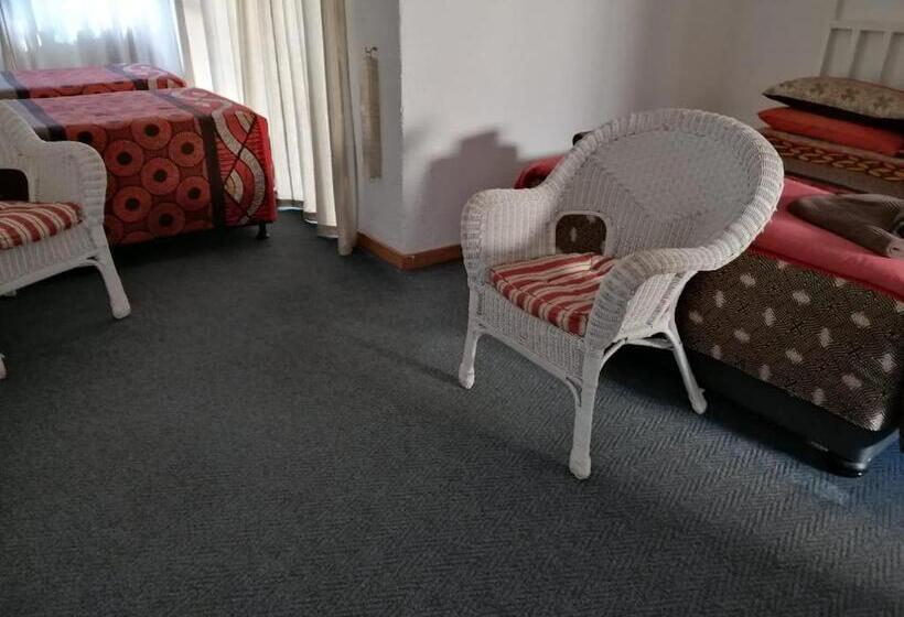 패밀리 룸, Busa House