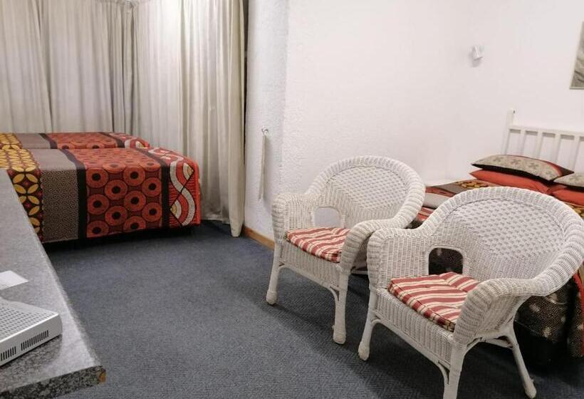 Семейный Номер, Busa House