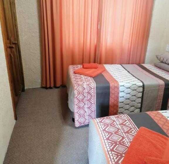 패밀리 룸, Busa House