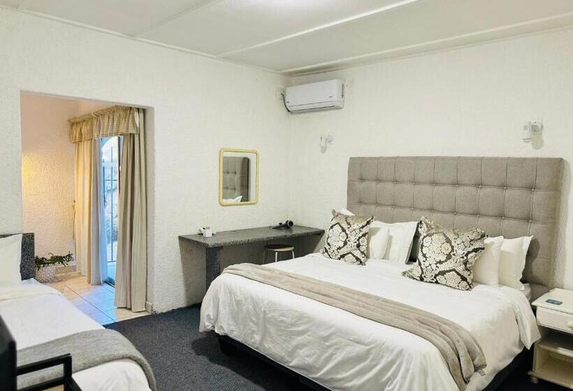 Номер Стандарт Трехместный, Busa House
