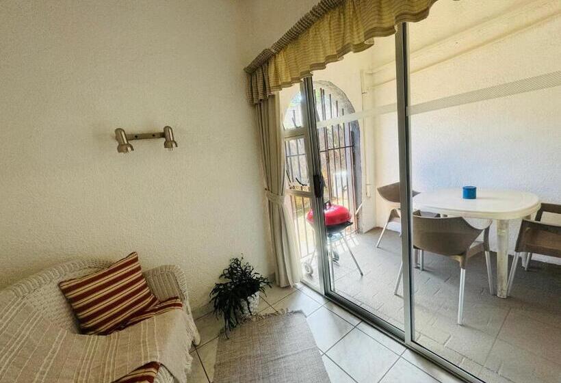 스탠다드 트리플 룸, Busa House