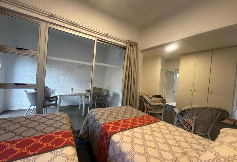 패밀리 룸, Busa House