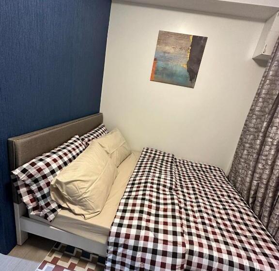 Standard-studio Allasnäkymä, Vgc Crib