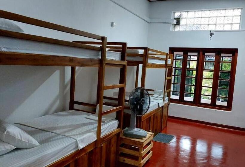 Кровать в Общей Комнате, Ceylon Stayz