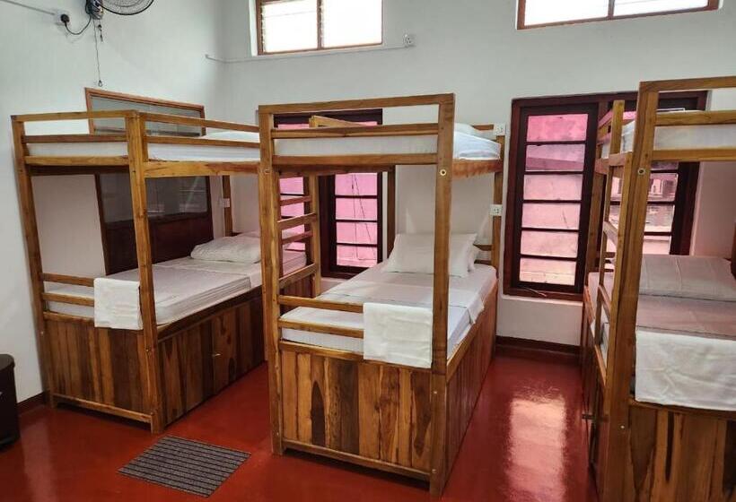 Кровать в Общей Комнате, Ceylon Stayz