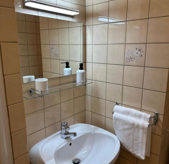 غرفة قياسية, Au Wachtfels