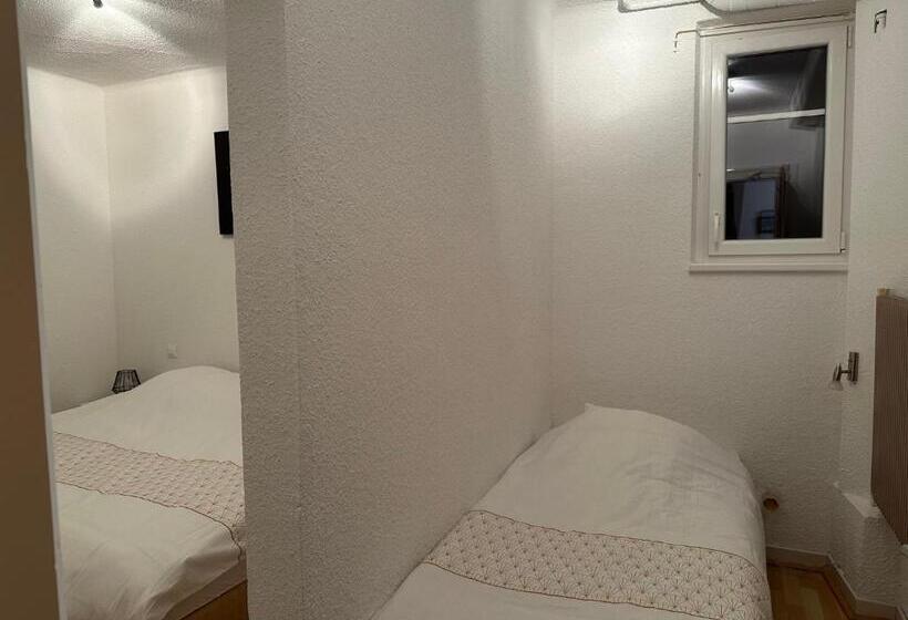 غرفة قياسية ثلاثية, Au Wachtfels