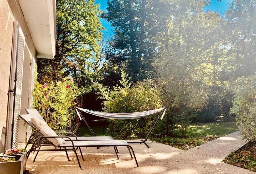 标准房带园景, Parc De Buc