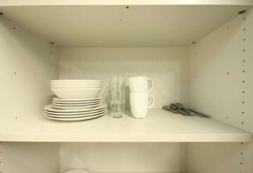 标准四人间共用浴室, Forenom Hostel Vantaa Kehä Iii