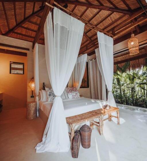 اتاق لوکس با بالکن, Alon Villas