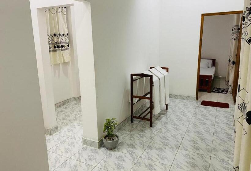 트리플 클래식 룸, Black Panther Yala