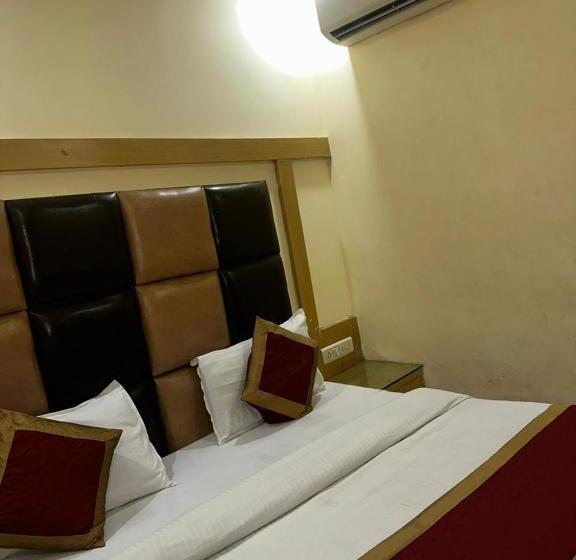 スタンダードルーム, Bramhaputra Near New Delhi Railway Station