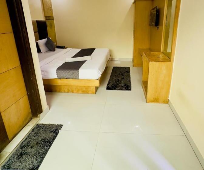 スタンダードルーム, Bramhaputra Near New Delhi Railway Station