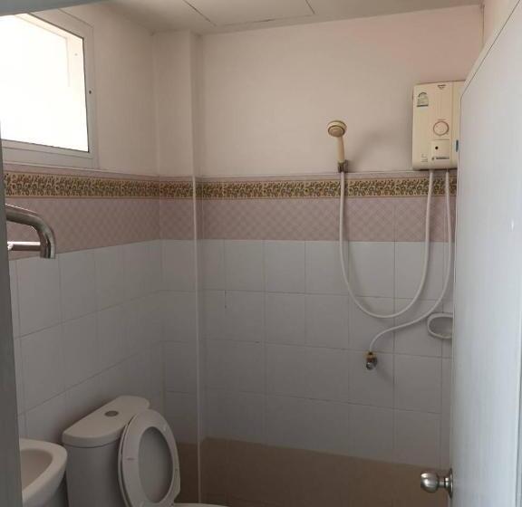 غرفة قياسية, Center Place Ang Thong