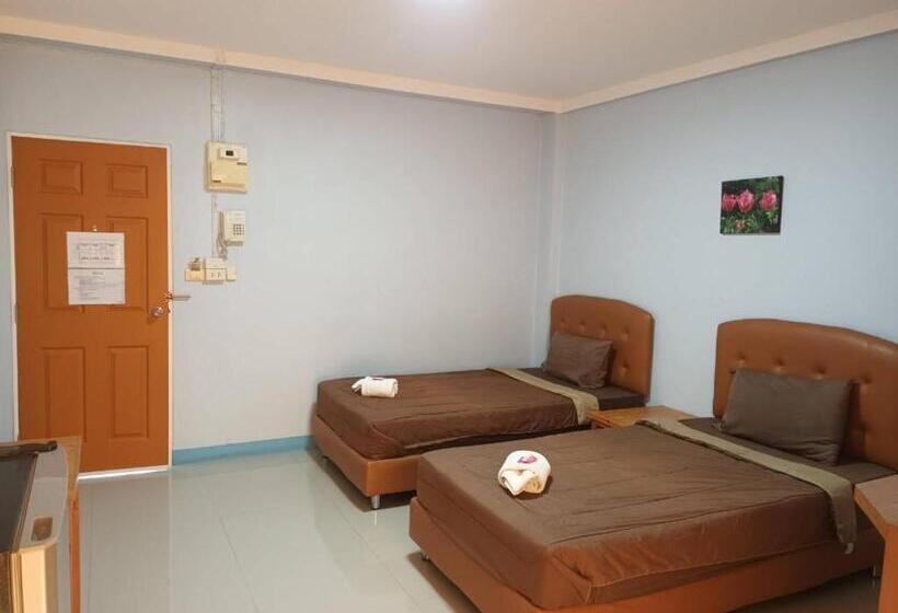 غرفة قياسية, Center Place Ang Thong