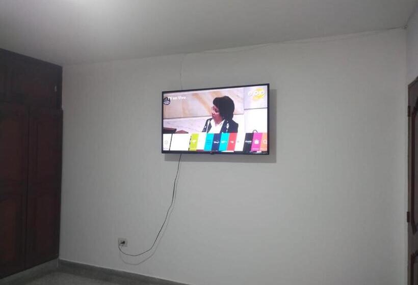 标准间, Los Arcángeles