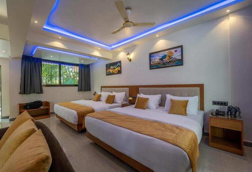 חדר משפחתי, Maurya Residency