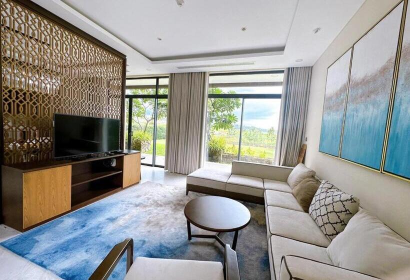 سوییت با چشمانداز باغ, Phoenix Pool Villa Cam Ranh