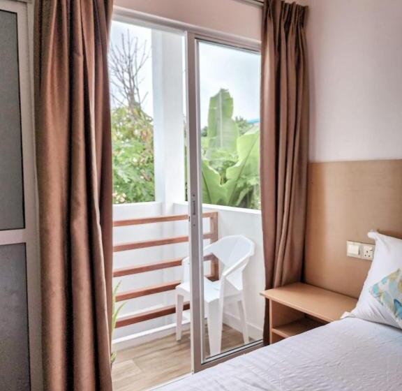 Standard Trippelrum med Balkong, Raalhu Fonu Maldives