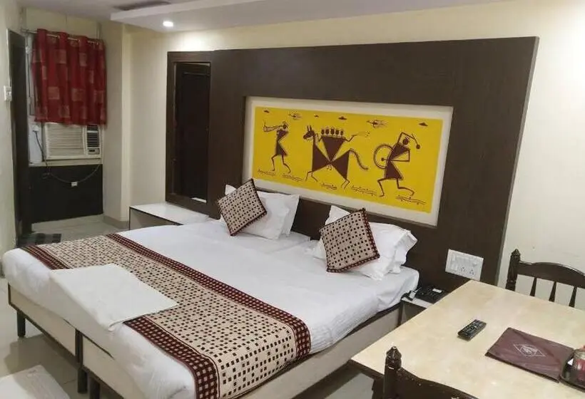 デラックスルーム, Roopali Inn