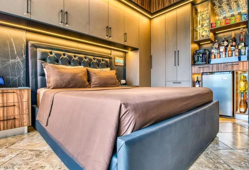 Executive-sviitti, Secretjaco   Luxury Beach Front Penthouse With Pool & Jacuzzi