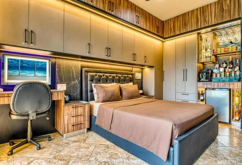 Executive-sviitti, Secretjaco   Luxury Beach Front Penthouse With Pool & Jacuzzi