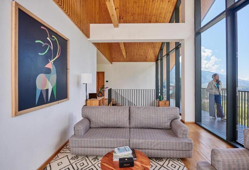 Люкс Вид на Горы, Warehouse Suites And Loft