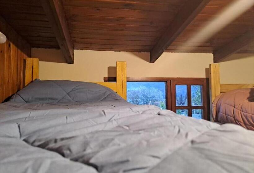 ルームシェアのワンベッド, Hostel El Limon