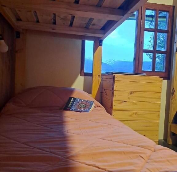 ルームシェアのワンベッド, Hostel El Limon