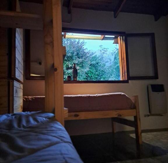 ルームシェアのワンベッド, Hostel El Limon