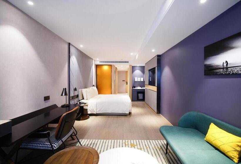 Номер Стандартный с Видом, Atour Hotel Gangding Metro Station Taikoo Hui Tianhe Guangzhou Free Shuttle Bus Service Between