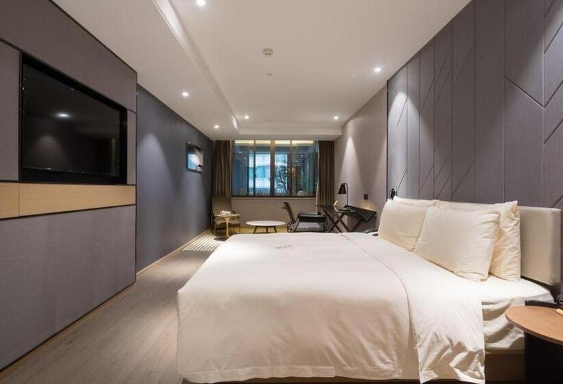 Номер Стандартный с Видом, Atour Hotel Gangding Metro Station Taikoo Hui Tianhe Guangzhou Free Shuttle Bus Service Between