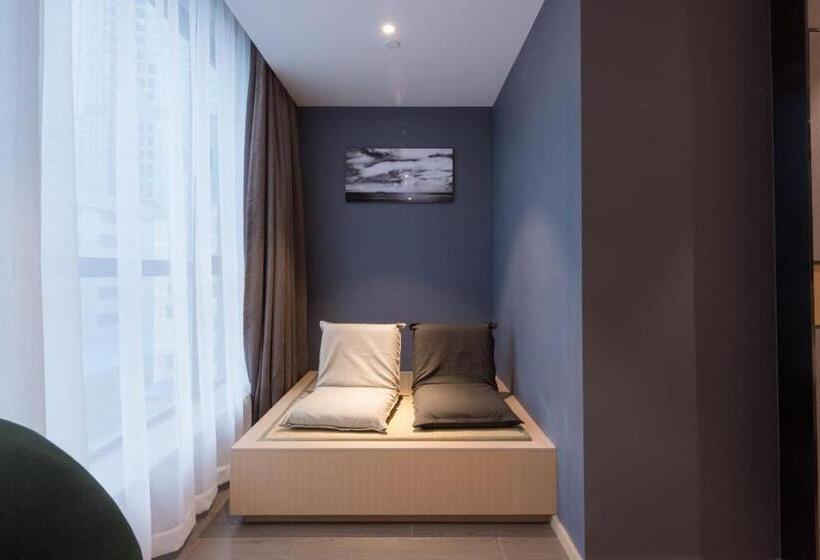 Семейный Номер, Atour Hotel Gangding Metro Station Taikoo Hui Tianhe Guangzhou     Free Shuttle Bus Service Between