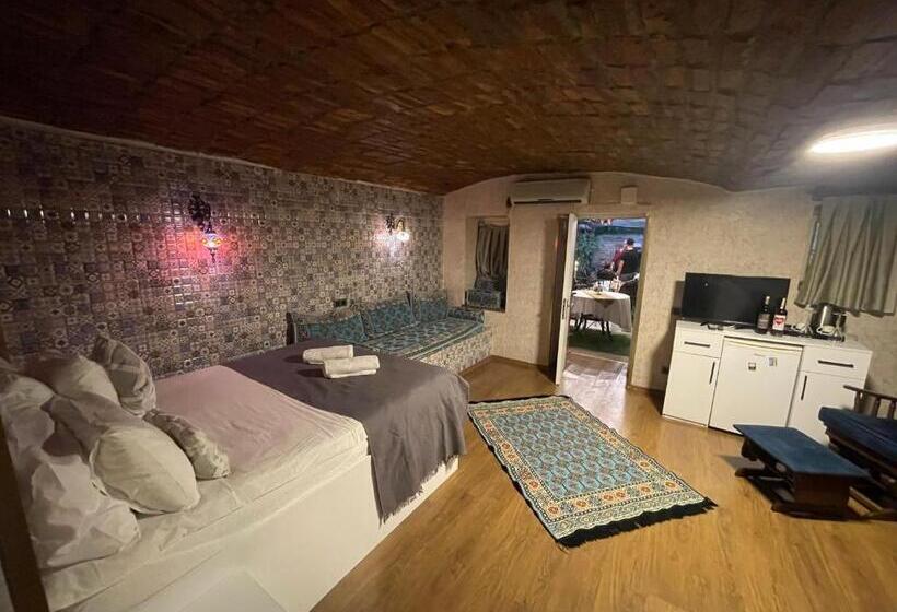 带大床的标准间, Es Moda