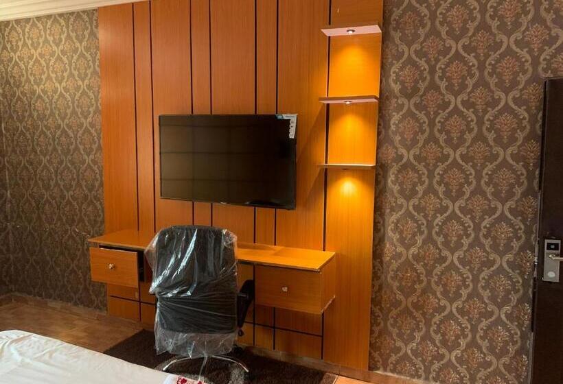 اتاق لوکس, Canada World Event Centre, Fitness And
