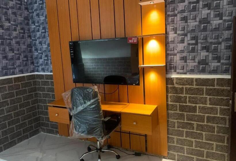 اتاق اکونومی, Canada World Event Centre, Fitness And